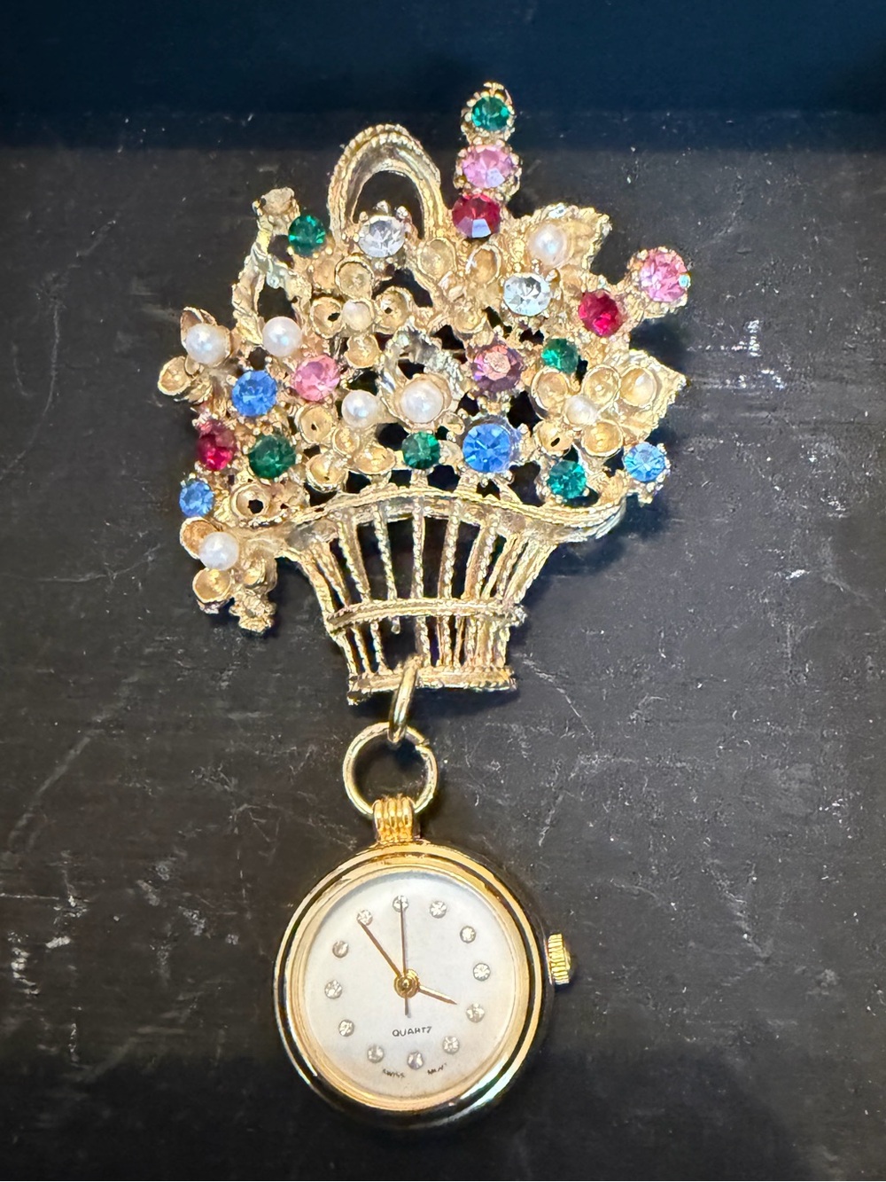 Gold Tone Floral Basket Multicolor Stones dangling watch brooch needs battery